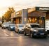 Do kdy má McDonald’s snídaně: Kompletní průvodce ranním menu na pobočkách i McDrive